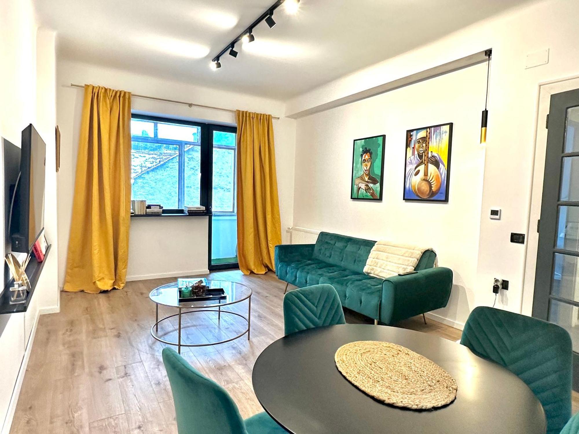 Peaceful Condo For Romantic Getaways Near Black Church - 3Min Walk Braşov Esterno foto